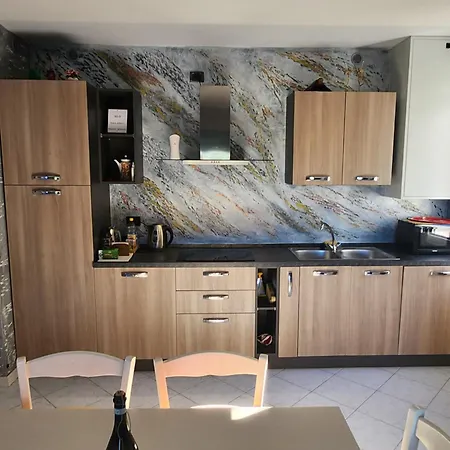 Kidonia - Iseo Apartmens Daire